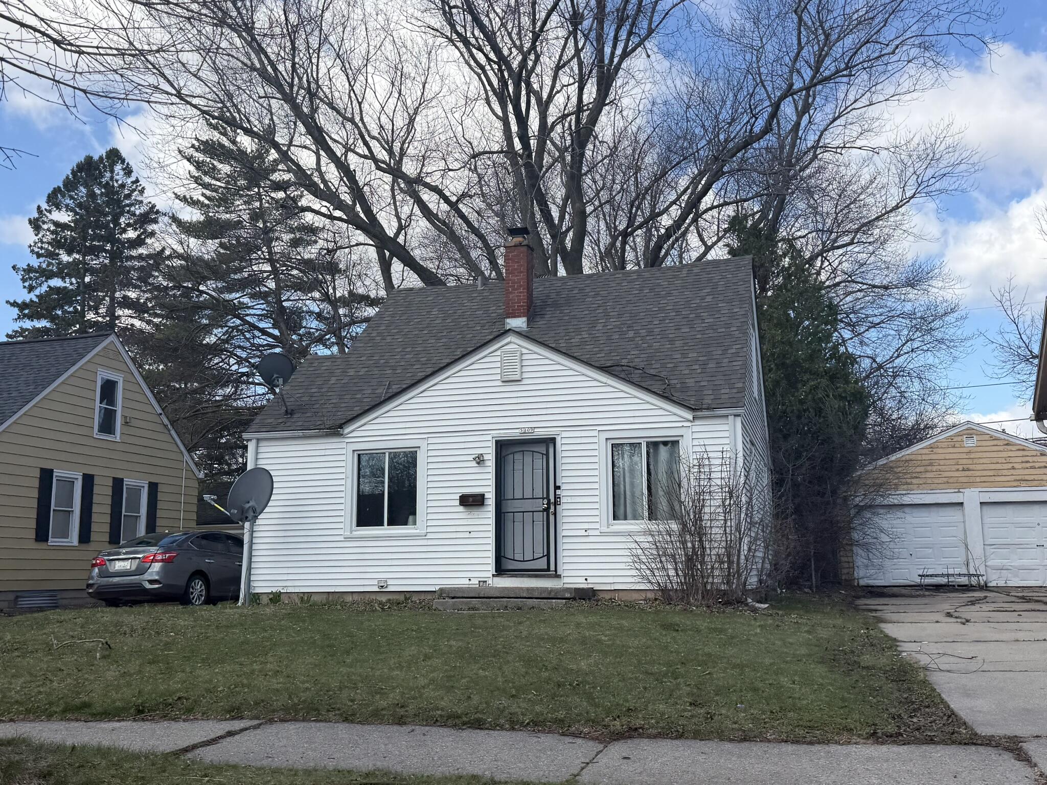 5909 North 38th Street Milwaukee, WI 53209 - Photo 2 of 3 IMG_1985