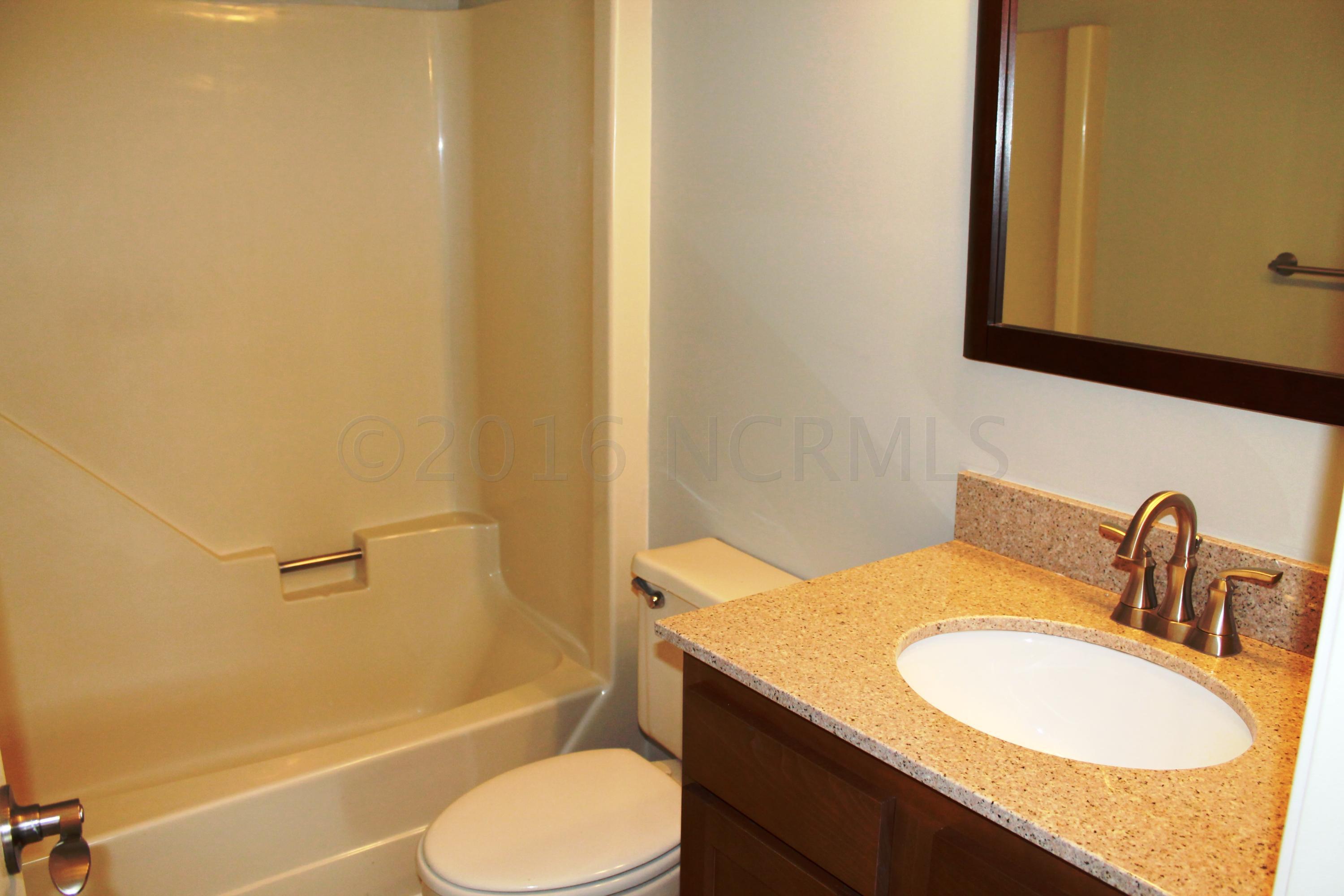 202 West Kilarny Road Wilmington, NC 28409 - Photo 6 of 16 bath2
