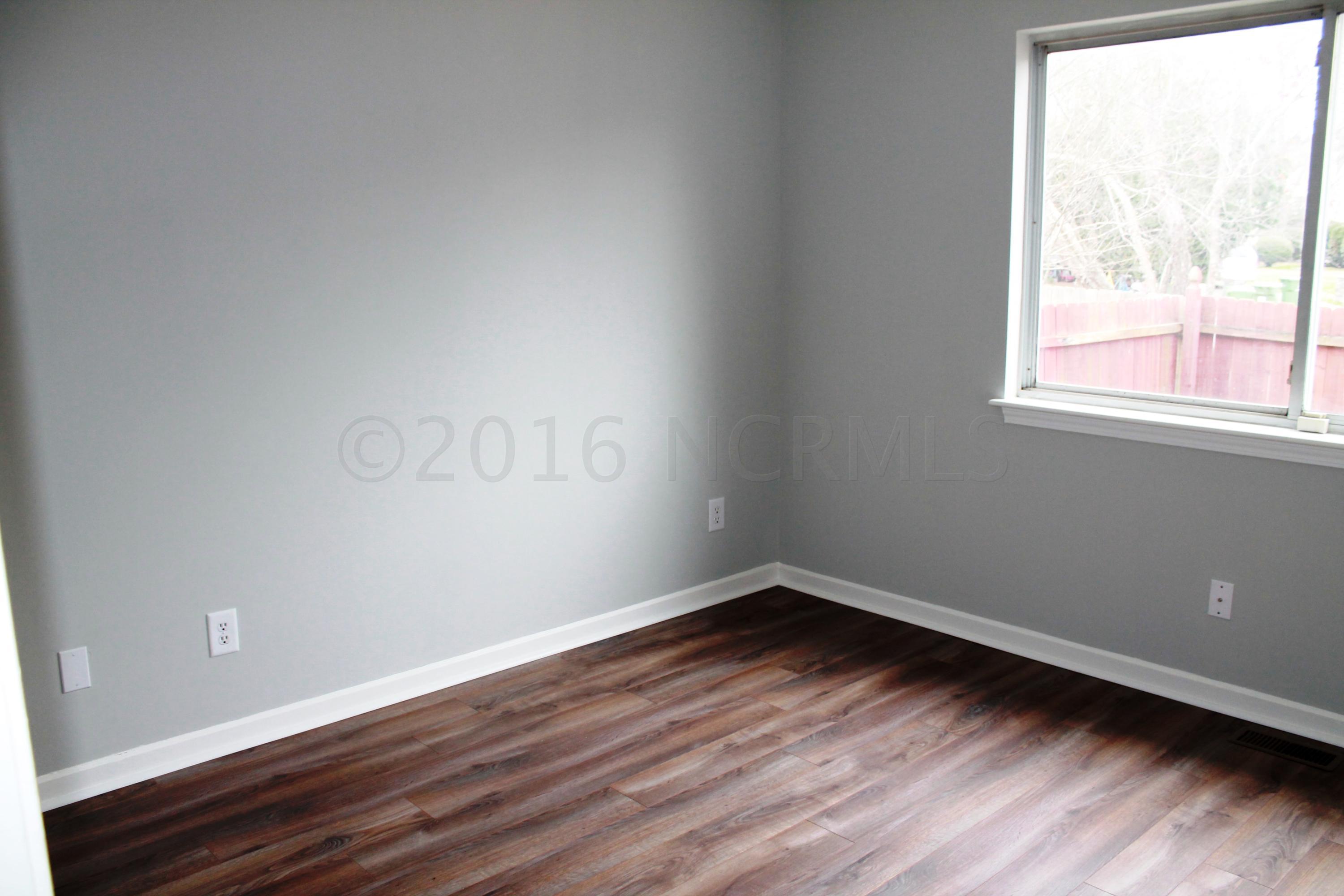 202 West Kilarny Road Wilmington, NC 28409 - Photo 7 of 16 bed2