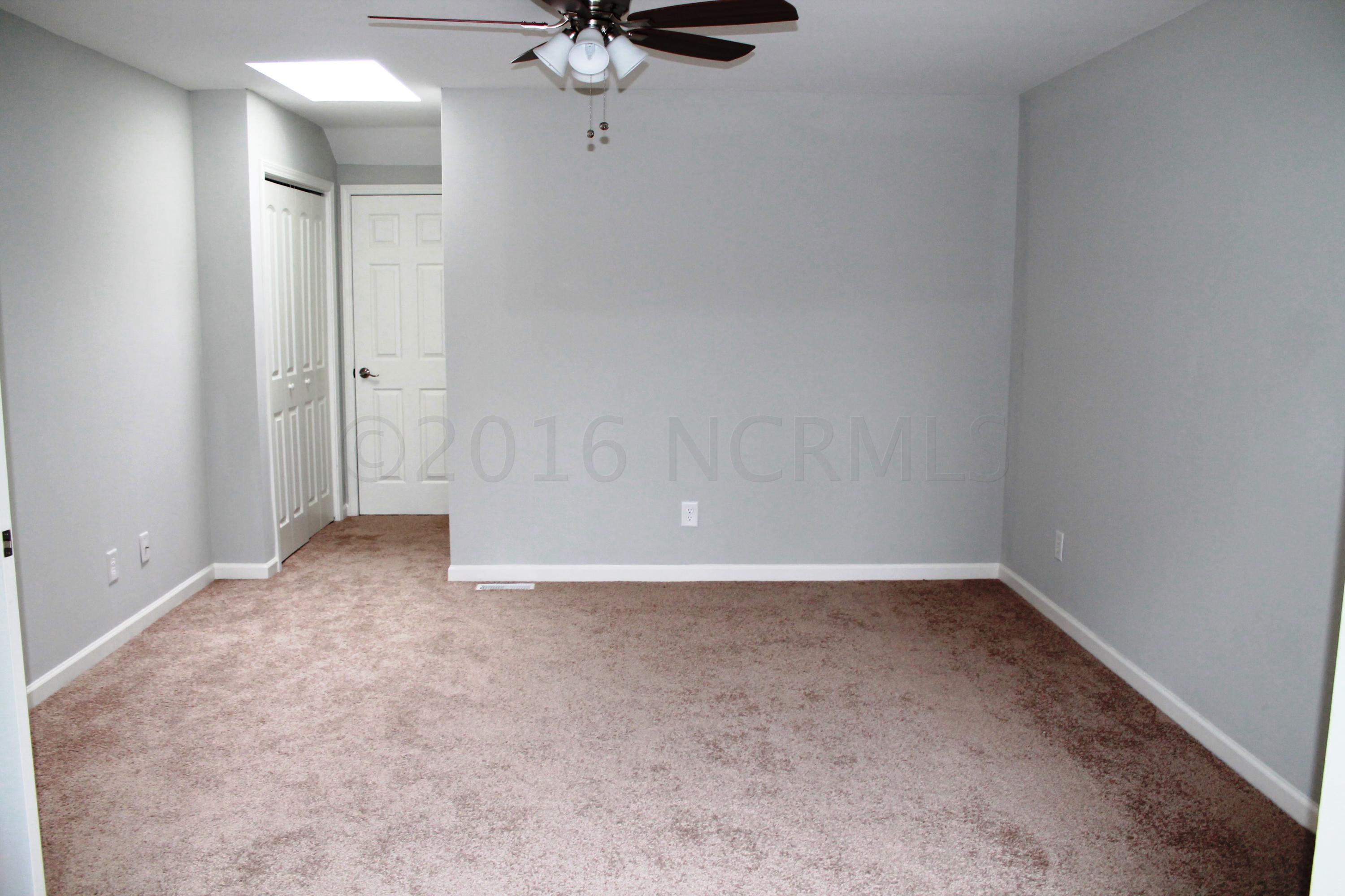 202 West Kilarny Road Wilmington, NC 28409 - Photo 8 of 16 bed3