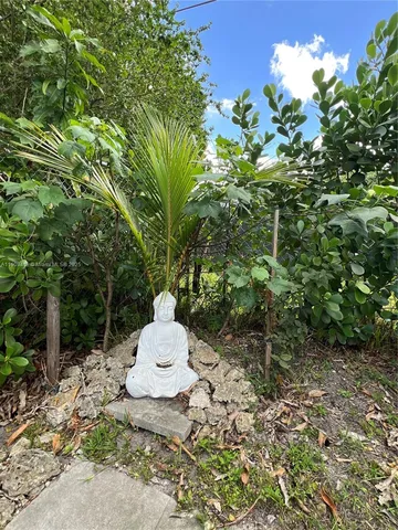 a view of a outdoor space and a tree