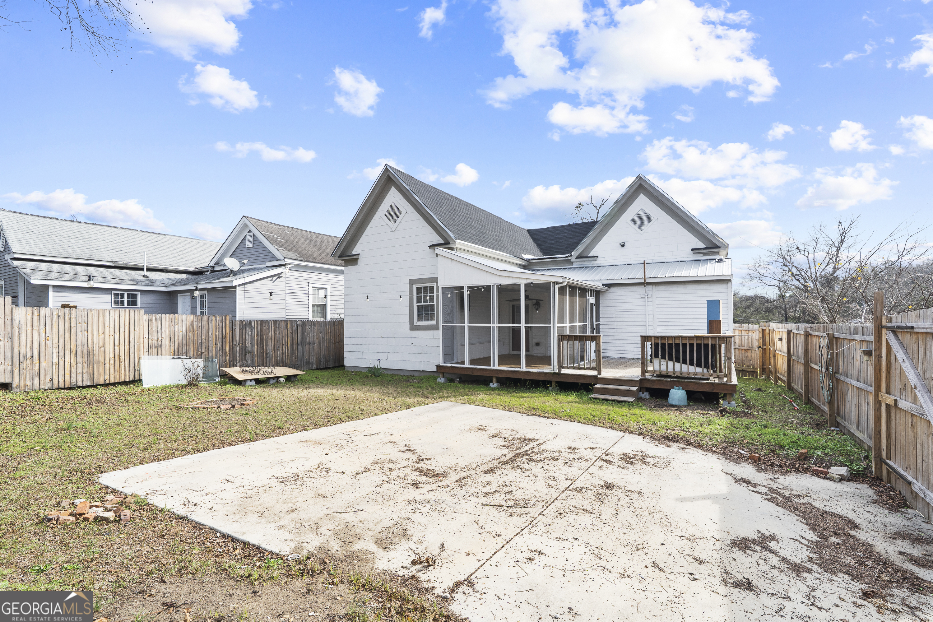1471 Jackson Street Macon, GA 31201 - Photo 28 of 30 a view of a house with backyard and sitting area
