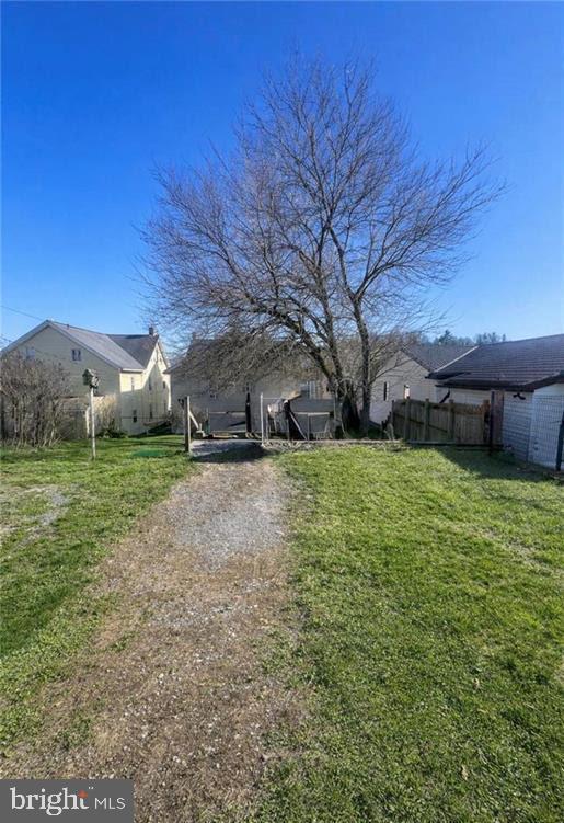 110 Chestnut Street Slatington, PA 18080 - Photo 5 of 39