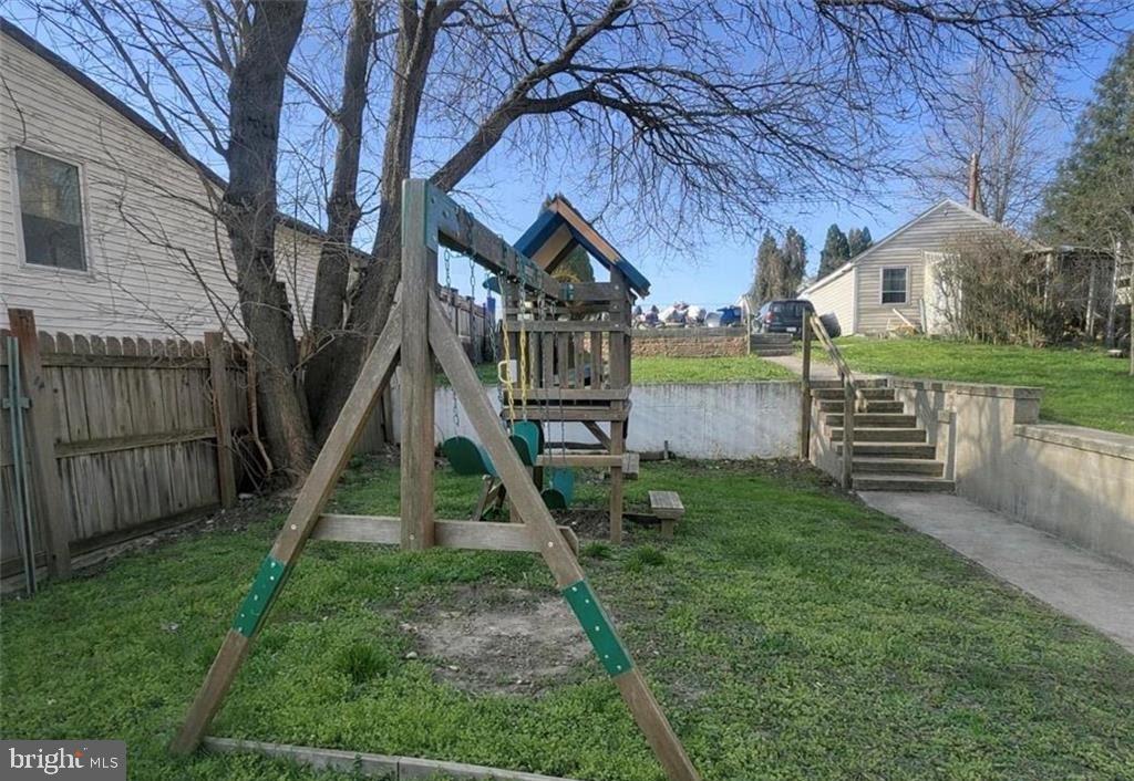 110 Chestnut Street Slatington, PA 18080 - Photo 7 of 39