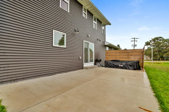 $510,000 | 1429 Harbor Lights Road, Suamico, WI 54173