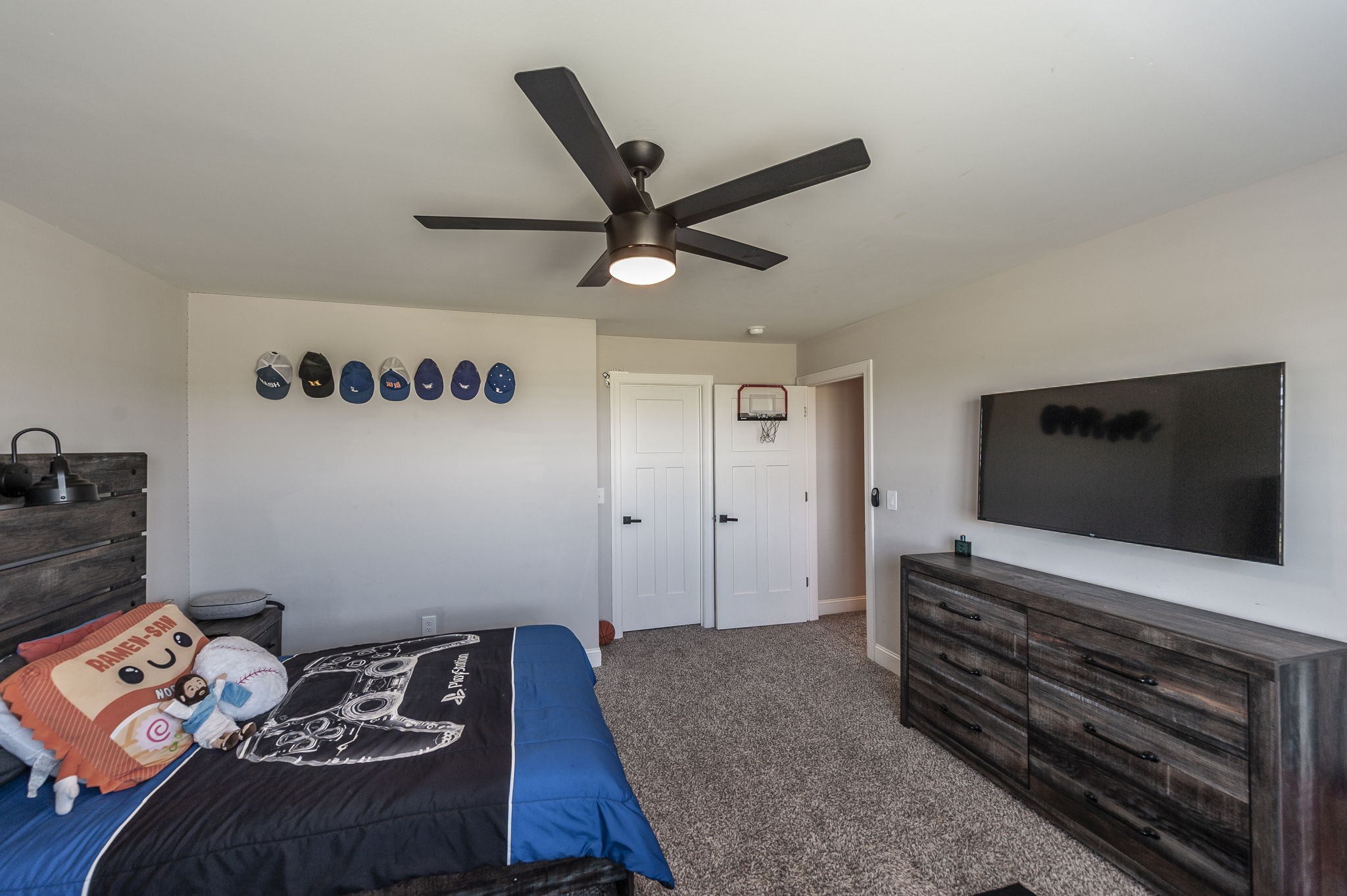 1160 Hearn Hill Road Watertown, TN 37184 - Photo 53 of 91 a living room with furniture and a flat screen tv