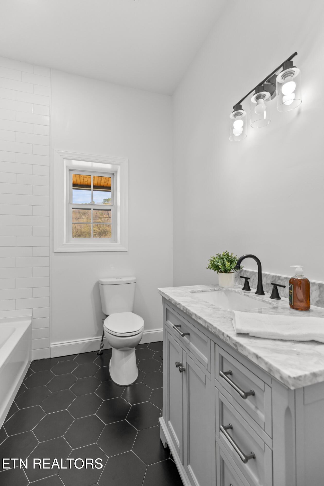 151 Clear Creek Road Newport, TN 37821 - Photo 18 of 35 025-151ClearCreekRoad-Newport-TN-37821-S