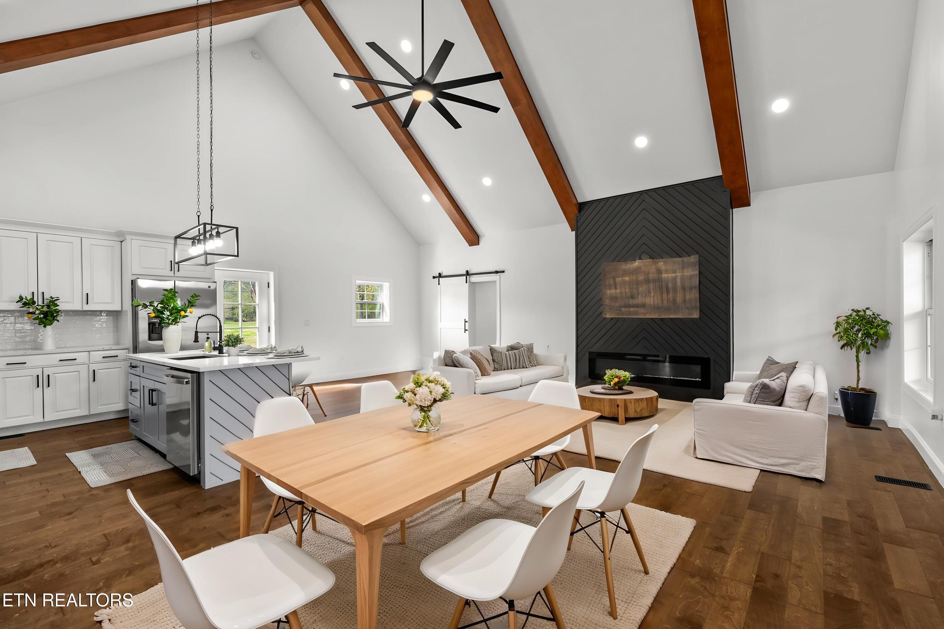 151 Clear Creek Road Newport, TN 37821 - Photo 5 of 35 livingroom a