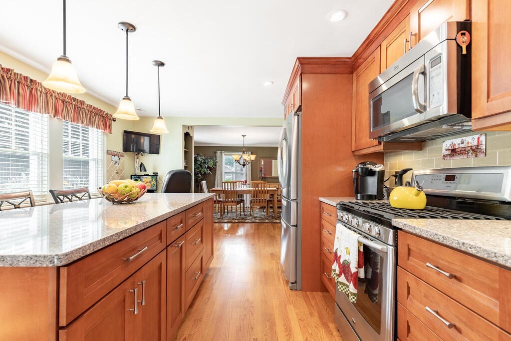 9 Fiske Road Saugus, MA 01906 - Photo 8 of 31 Gallery Image 8