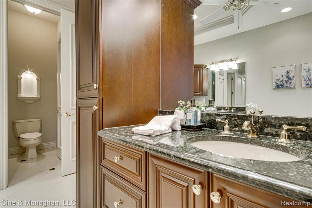 45 Roslyn Road Grosse Pointe Shores, MI 48236 - Photo 42 of 88