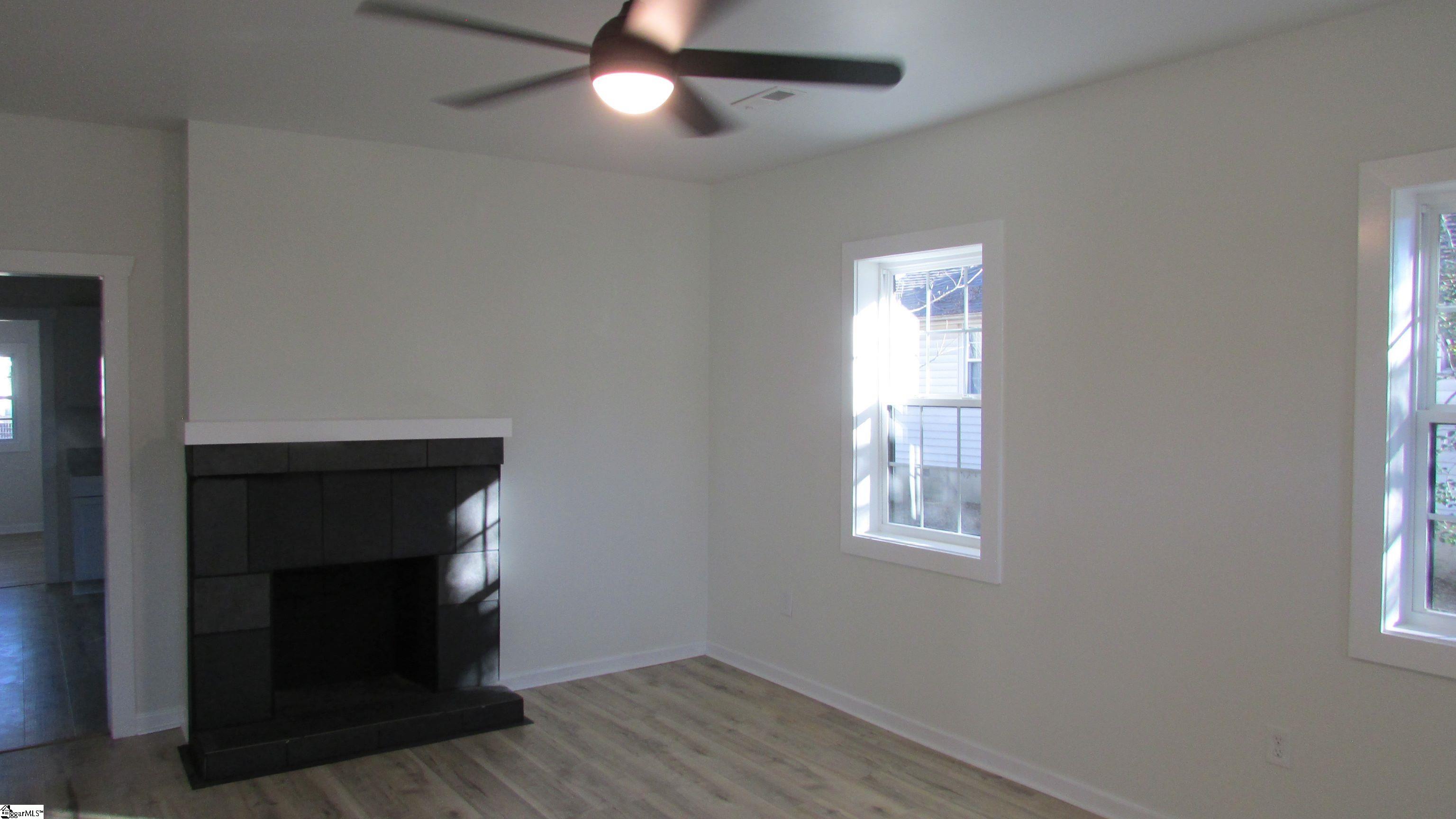 106 Florence Street Clinton, SC 29325 - Photo 3 of 13