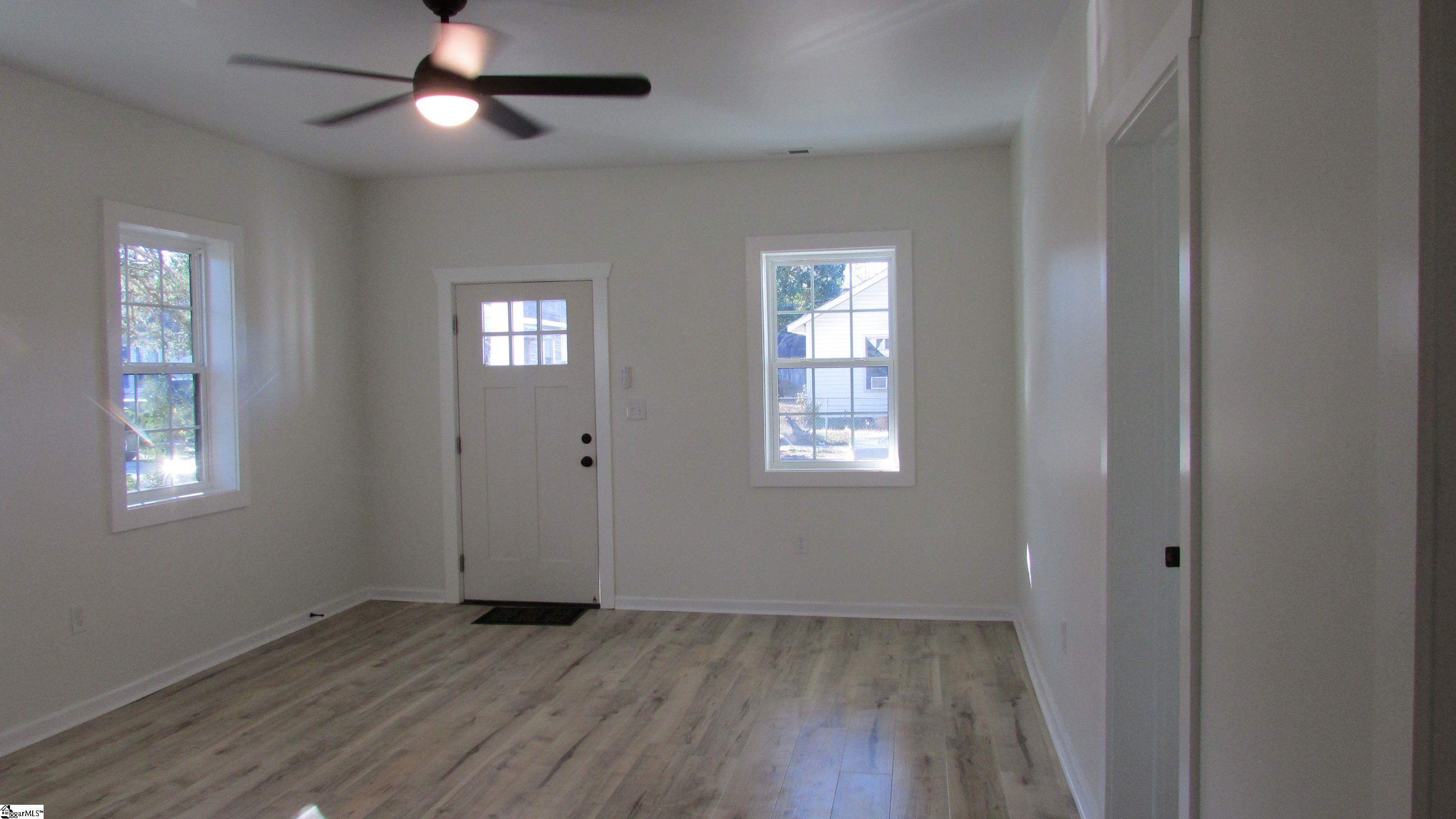 106 Florence Street Clinton, SC 29325 - Photo 4 of 13