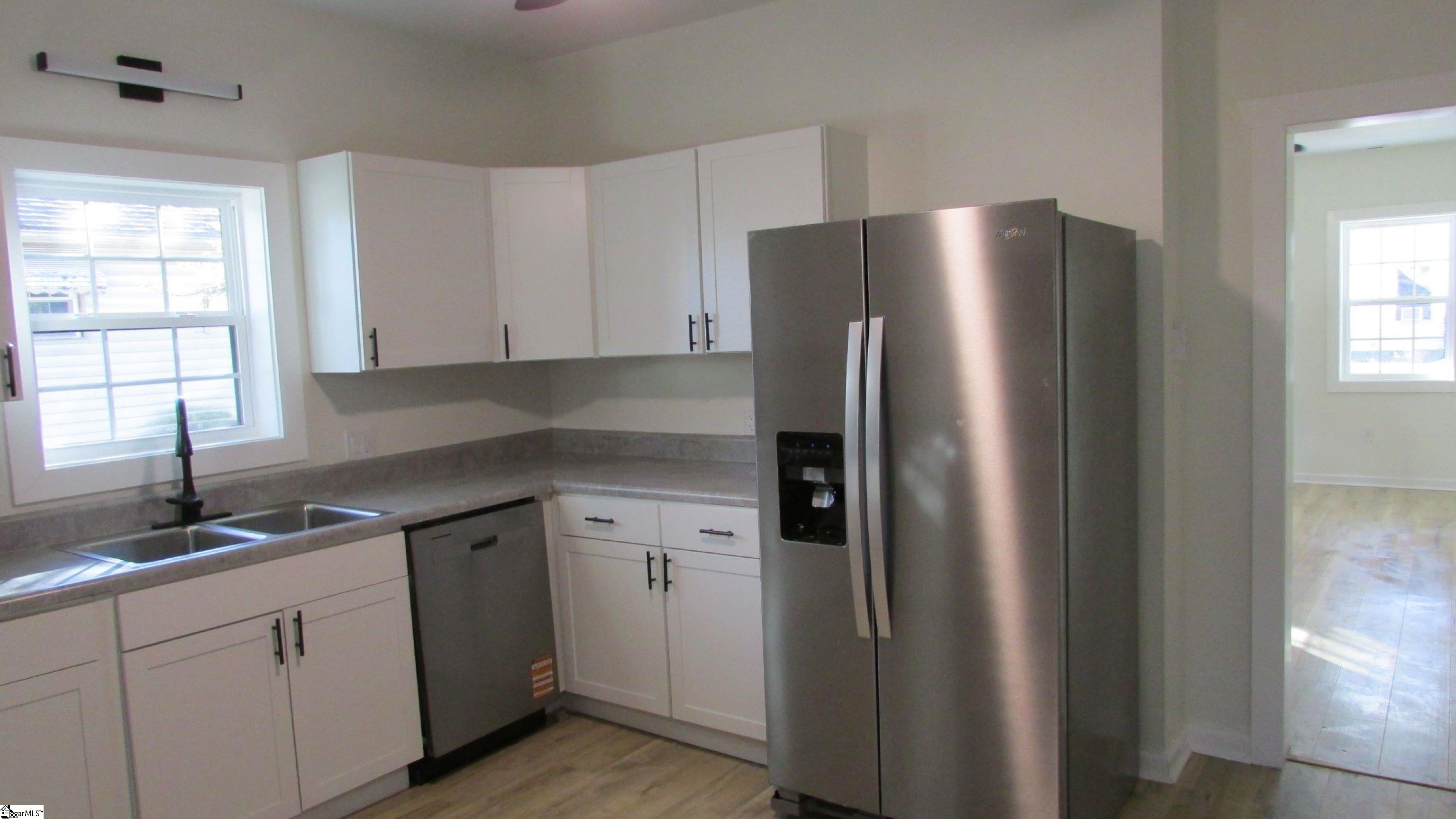 106 Florence Street Clinton, SC 29325 - Photo 6 of 13