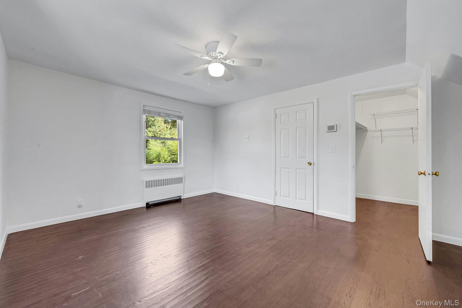 13 Colonial Road Scarsdale, NY 10583 - Photo 20 of 33 4th bedroom on 2nd floor with walk-in closet