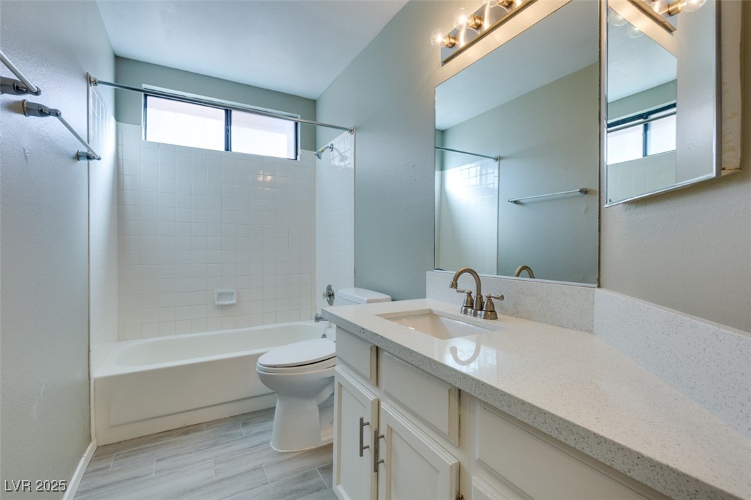 2713 Knightsbridge Road Henderson, NV 89074 - Photo 17 of 21 Guest bathroom