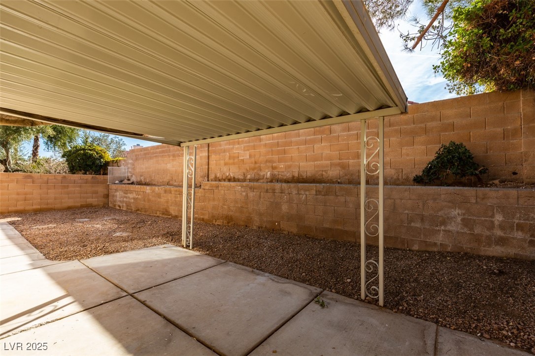 2713 Knightsbridge Road Henderson, NV 89074 - Photo 19 of 21 Backyard
