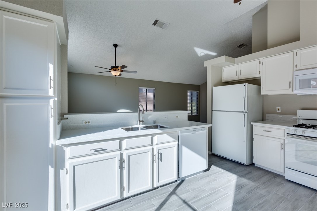 2713 Knightsbridge Road Henderson, NV 89074 - Photo 9 of 21