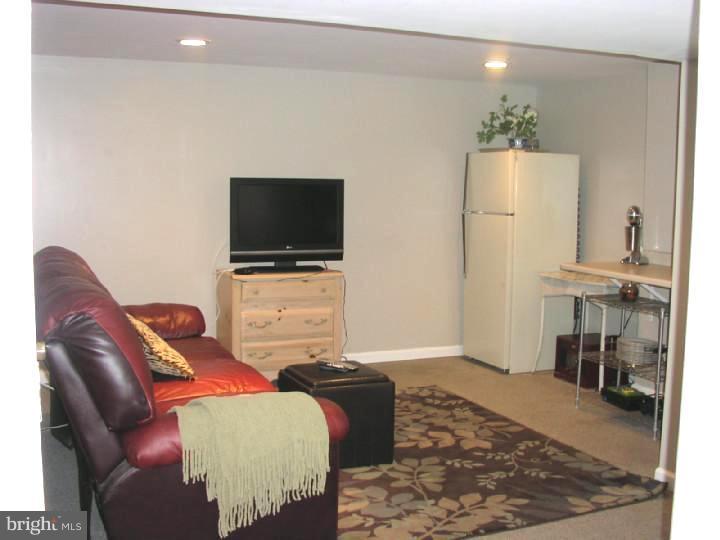 110 Kingston Road Cheltenham, PA 19012 - Photo 17 of 24 Family Room