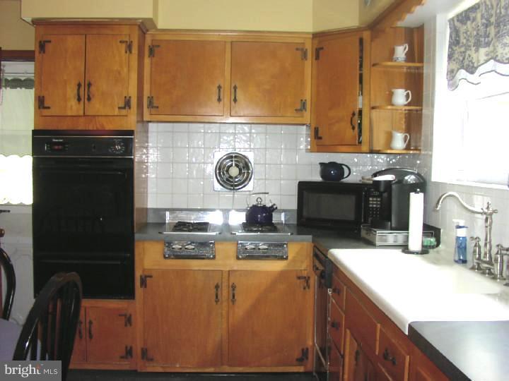 110 Kingston Road Cheltenham, PA 19012 - Photo 10 of 24 Kitchen