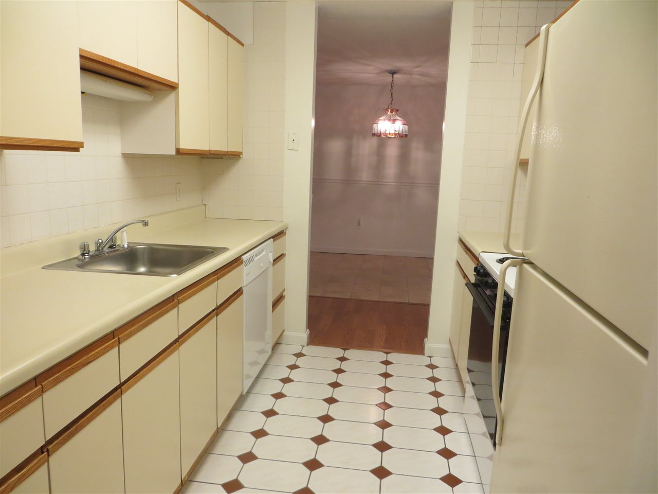 5 Strawberry Bank Road, Unit 8 Nashua, NH 03062 - Photo 8 of 28