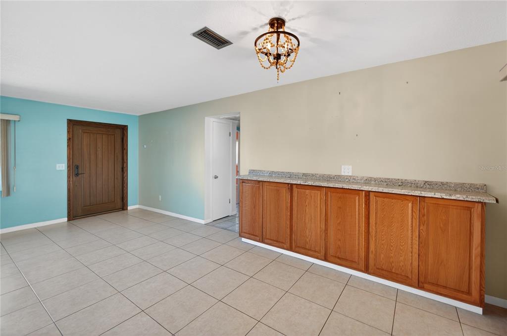 1417 Spring Lane Clearwater, FL 33755 - Photo 8 of 28