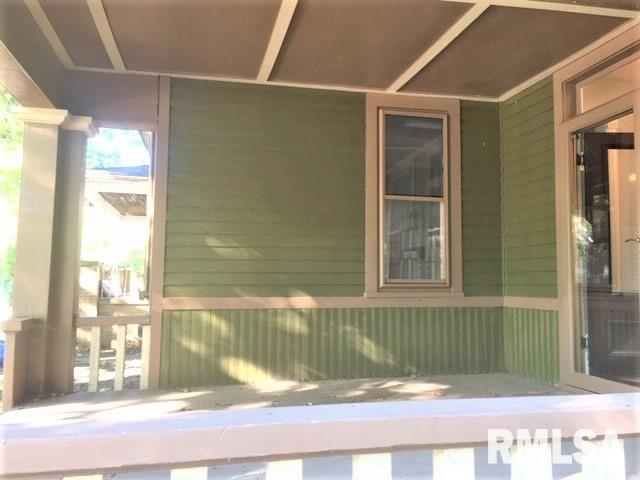 816 North 7th Street Springfield, IL 62702 - Photo 3 of 32