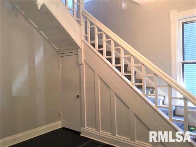 816 North 7th Street Springfield, IL 62702 - Photo 6 of 32