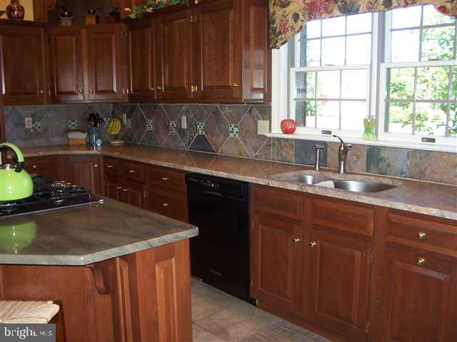 2 Gunpowder Road Mechanicsburg, PA 17050 - Photo 3 of 12