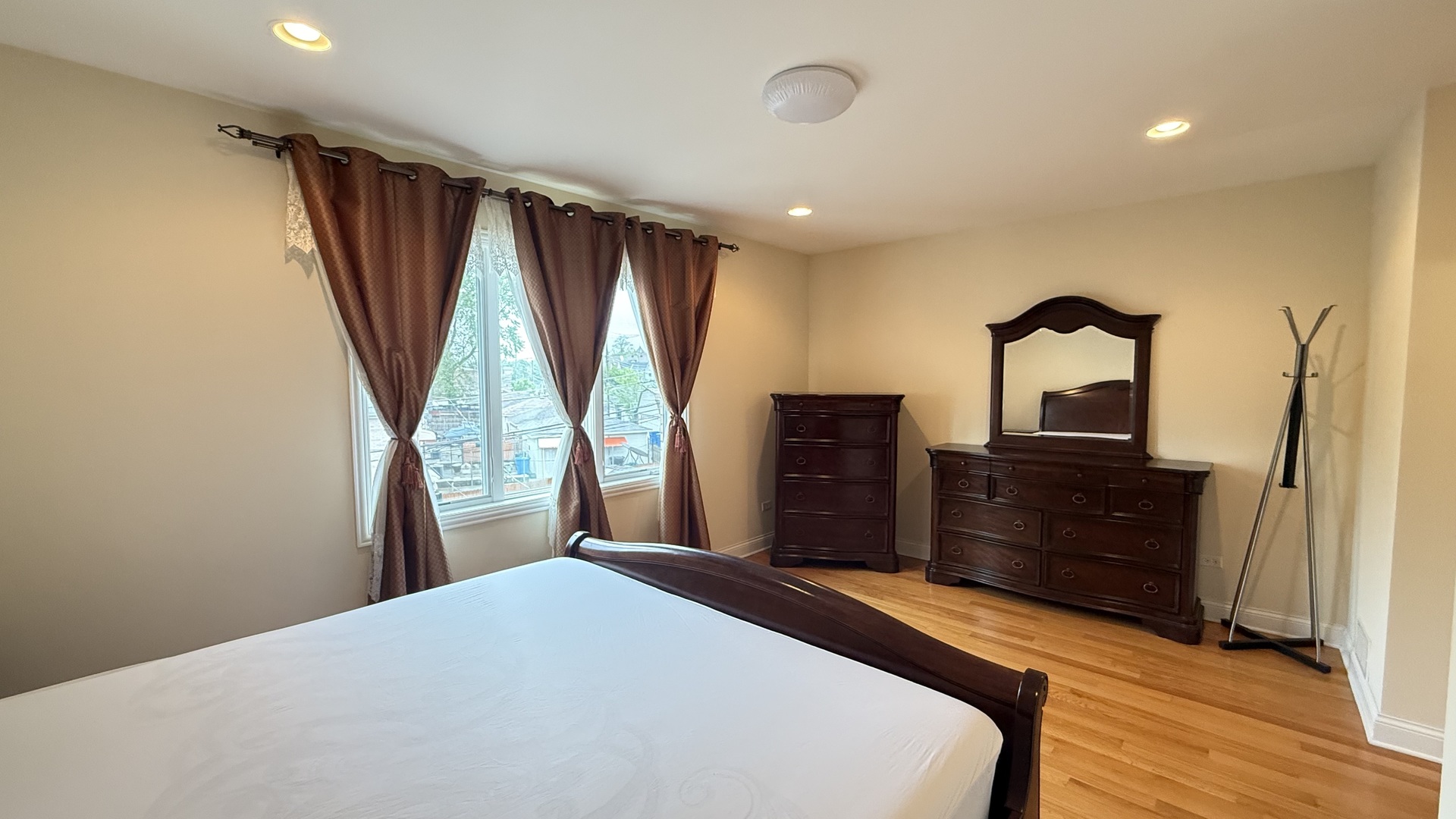 2145 West 32nd Street Chicago, IL 60608 - Photo 12 of 33