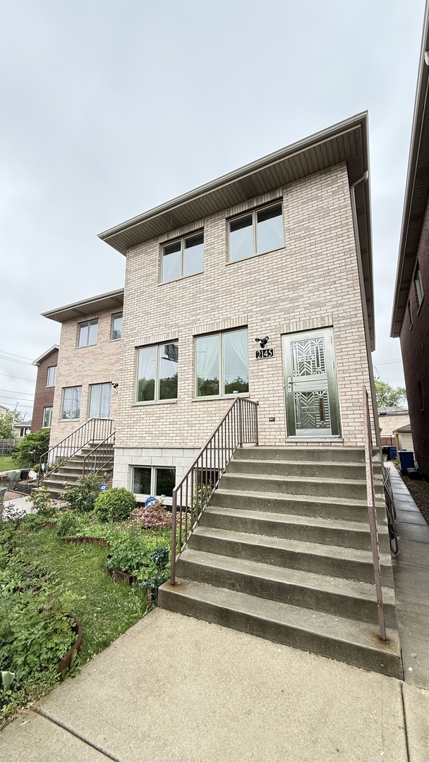 2145 West 32nd Street Chicago, IL 60608 - Photo 2 of 33