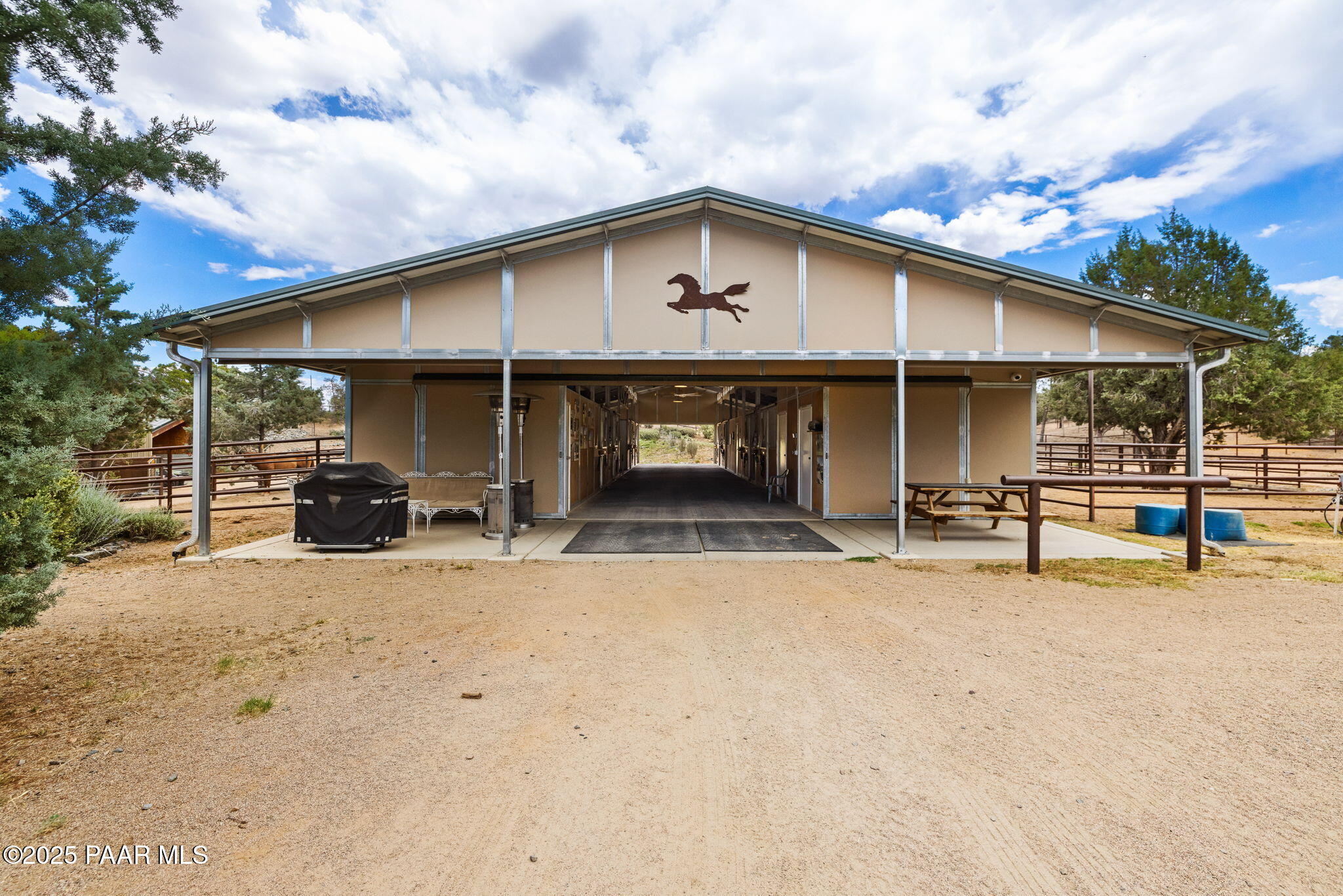 13225 North Bull Run Road Prescott, AZ 86305 - Photo 11 of 76 Barn Front