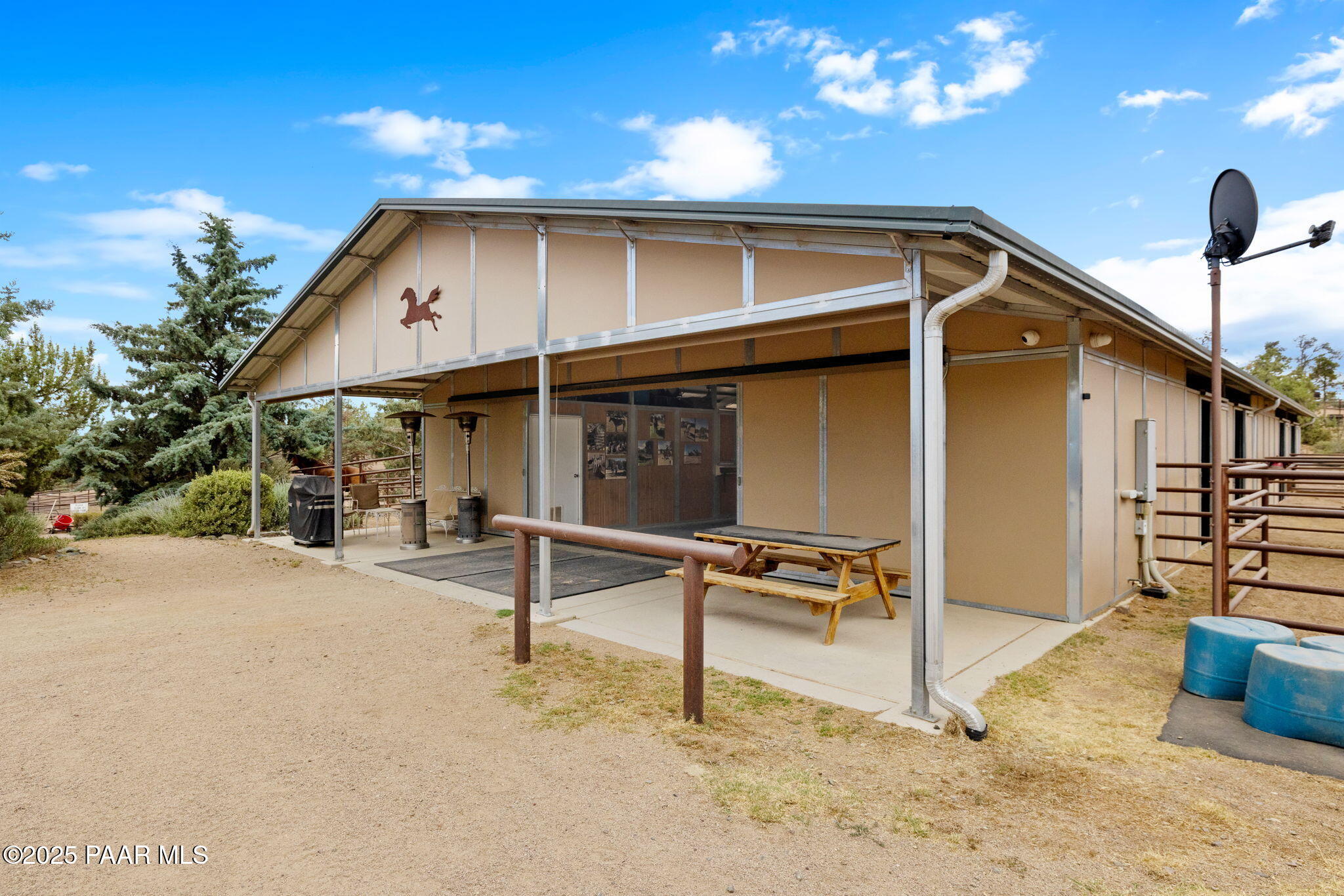 13225 North Bull Run Road Prescott, AZ 86305 - Photo 10 of 76 Barn Front