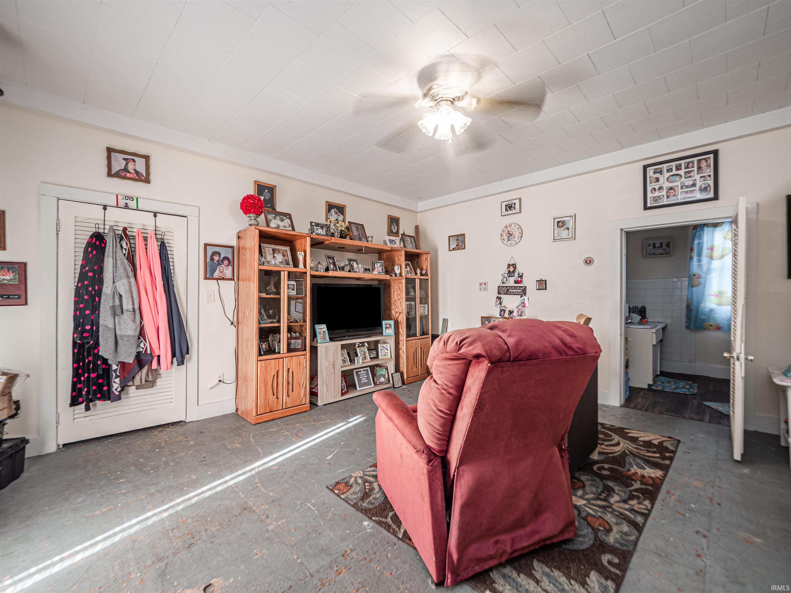 703 South Main Street Mount Vernon, IN 47620 - Photo 13 of 34