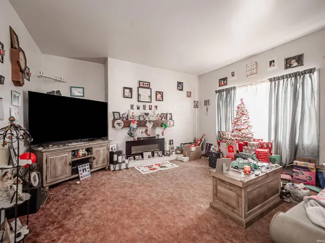 $149,900 | 703 South Main Street, Mount Vernon, IN 47620