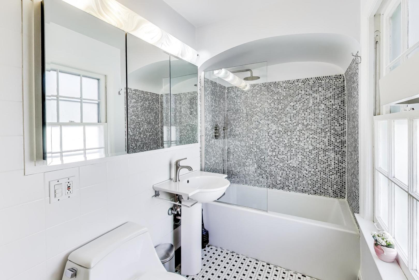 1507 Cleveland Street Evanston, IL 60202 - Photo 26 of 48