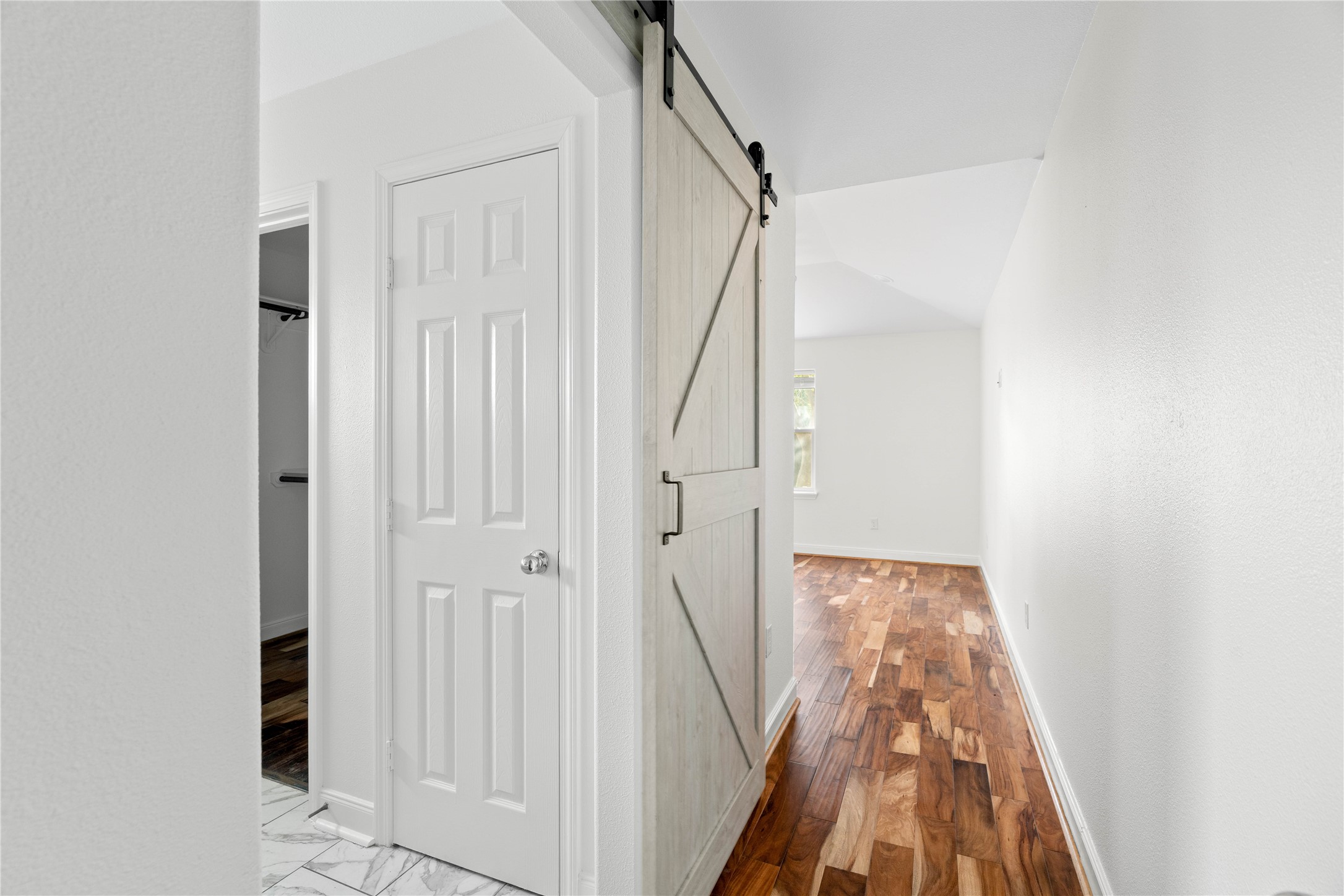 5515 Warm Springs Road Houston, TX 77035 - Photo 10 of 19 a view of a front door