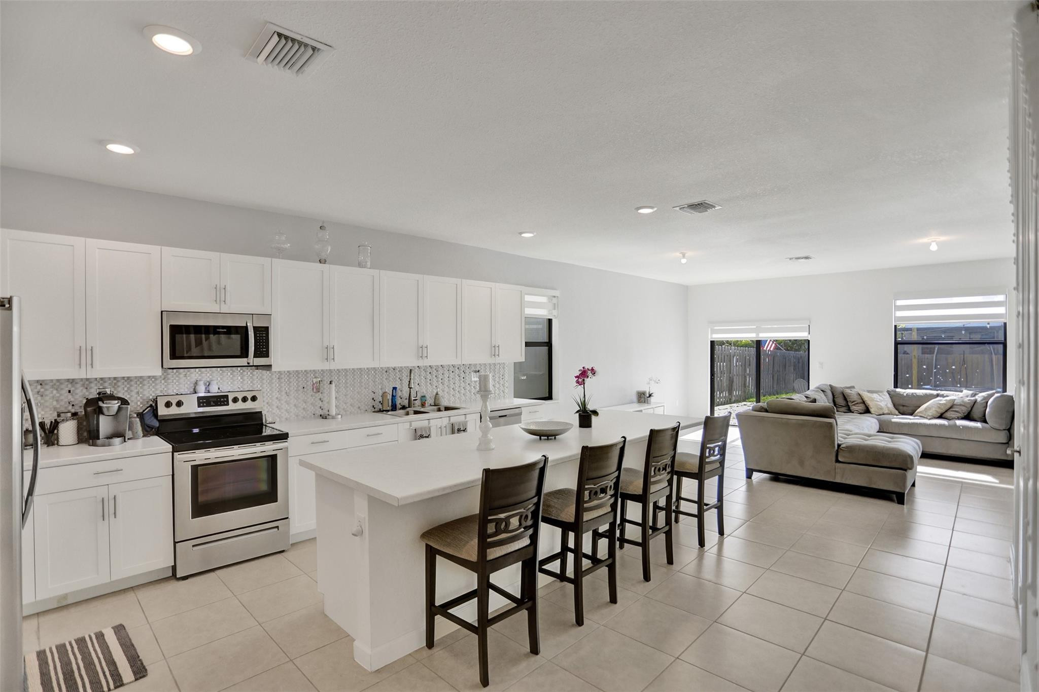 25169 Southwest 108th Avenue Homestead, FL 33032 - Photo 3 of 63 Photo 3