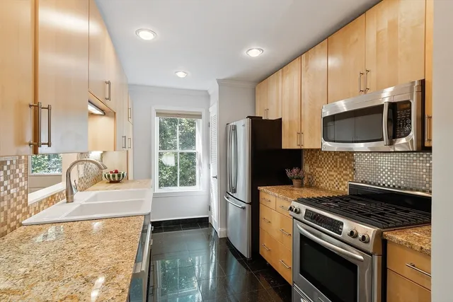 $619,000 | 36 Indian Camp Lane, Unit D, Lincoln, MA 01773