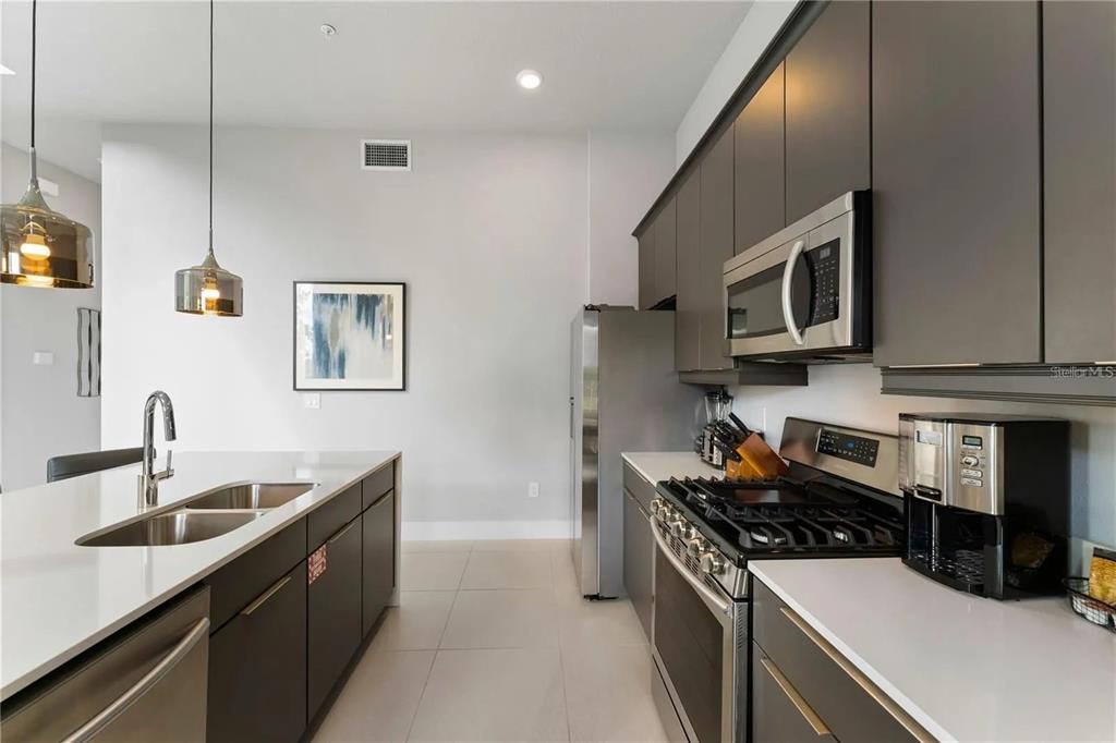 7740 Sandy Ridge Drive, Unit 211 Reunion, FL 34747 - Photo 7 of 63