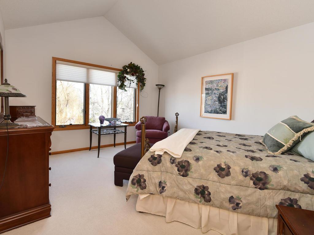 1533 Hollybrook Road Wayzata, MN 55391 - Photo 8 of 17 Gallery Image 8