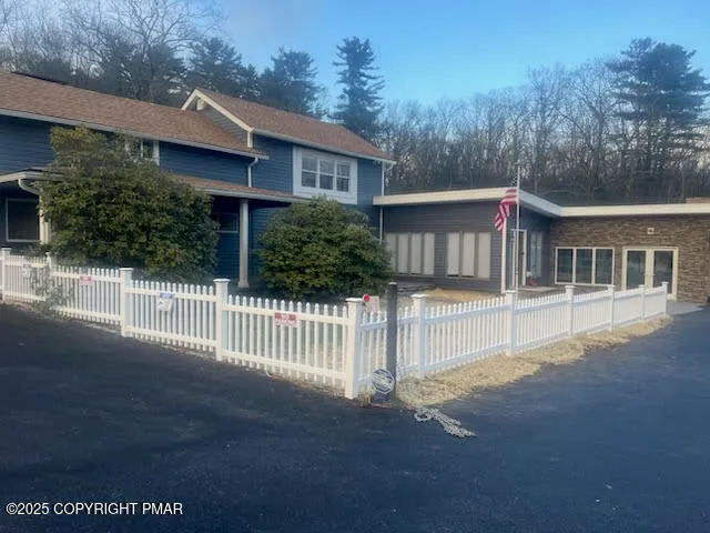 $825,000 | 1122 Highway 739, Milford, PA 18337