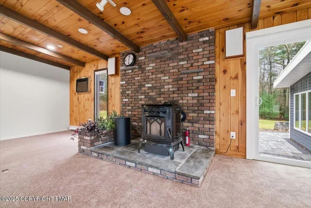 $825,000 | 1122 Highway 739, Milford, PA 18337