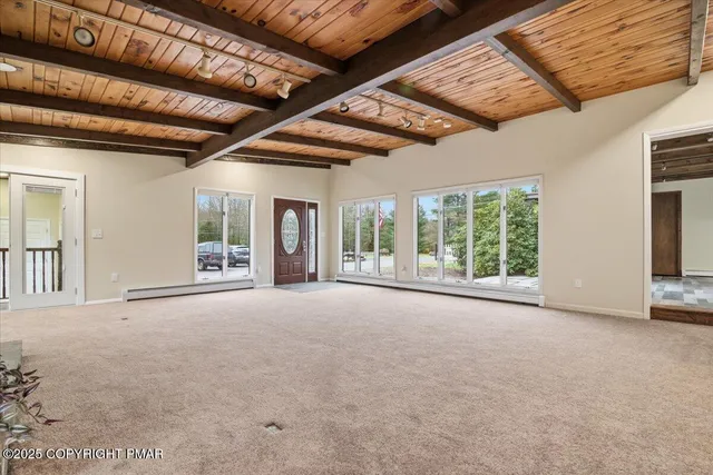 $825,000 | 1122 Highway 739, Milford, PA 18337