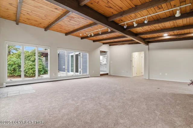 $825,000 | 1122 Highway 739, Milford, PA 18337