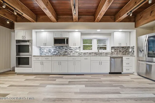 $825,000 | 1122 Highway 739, Milford, PA 18337