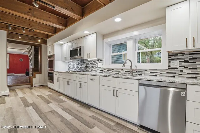 $825,000 | 1122 Highway 739, Milford, PA 18337