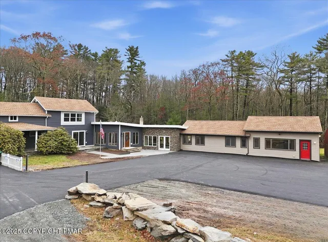 $825,000 | 1122 Highway 739, Milford, PA 18337
