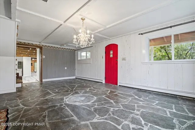 $825,000 | 1122 Highway 739, Milford, PA 18337