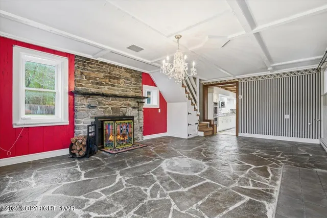 $825,000 | 1122 Highway 739, Milford, PA 18337