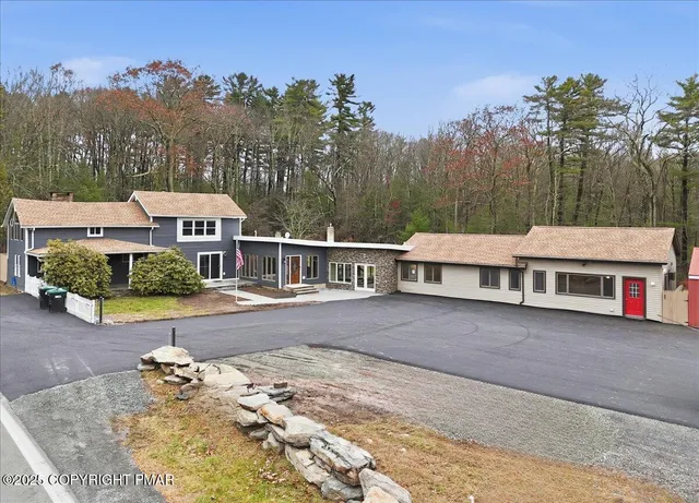 $825,000 | 1122 Highway 739, Milford, PA 18337